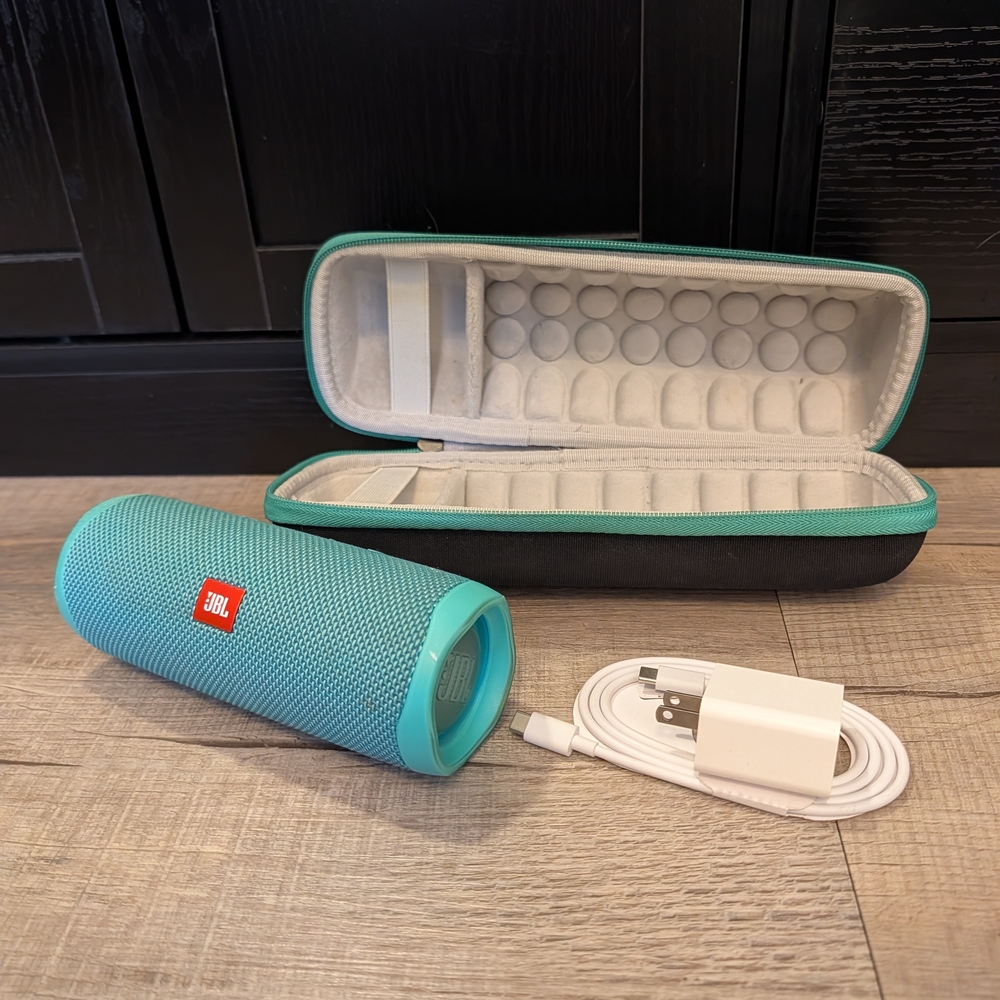 JBL Flip 5 Waterproof Bluetooth Speaker with Case